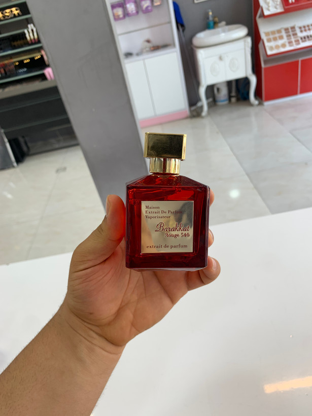 باکارات رژ۵۴۰قرمز از شرکت فرگرانس در حجم۱۰۰میل با رایحه گرم شیرین